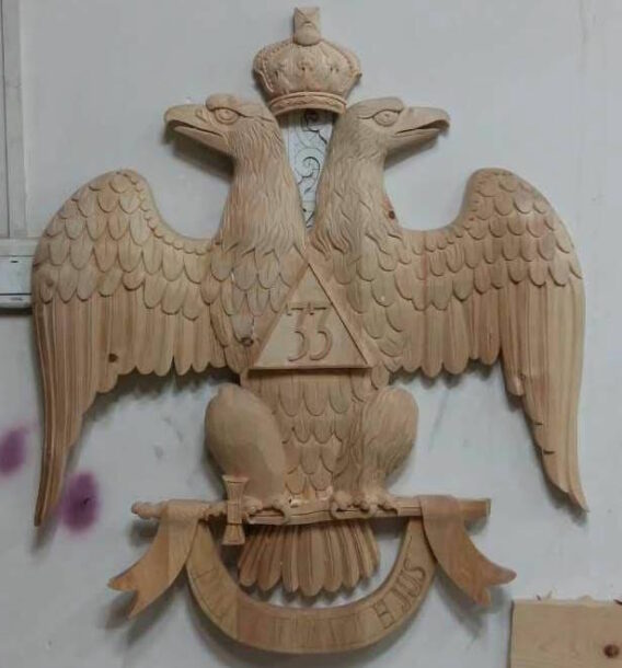 Deus Meumque Jus wooden wall decor - Image 2